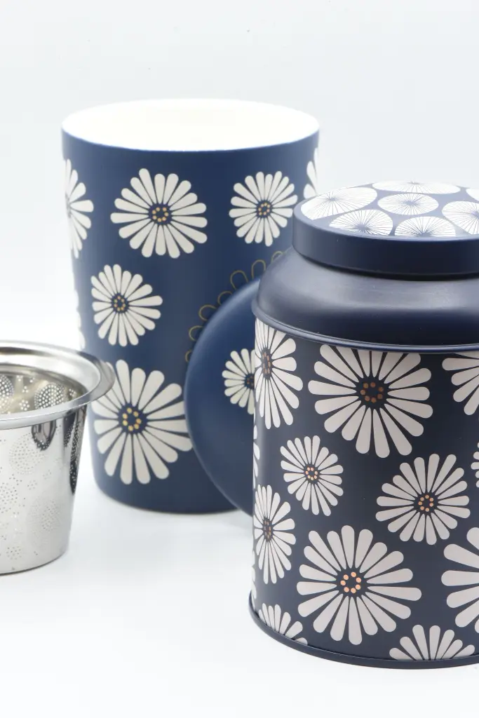 lheurebleue-tisanière-boite-à-thé-amami-marine-générale 001.webp