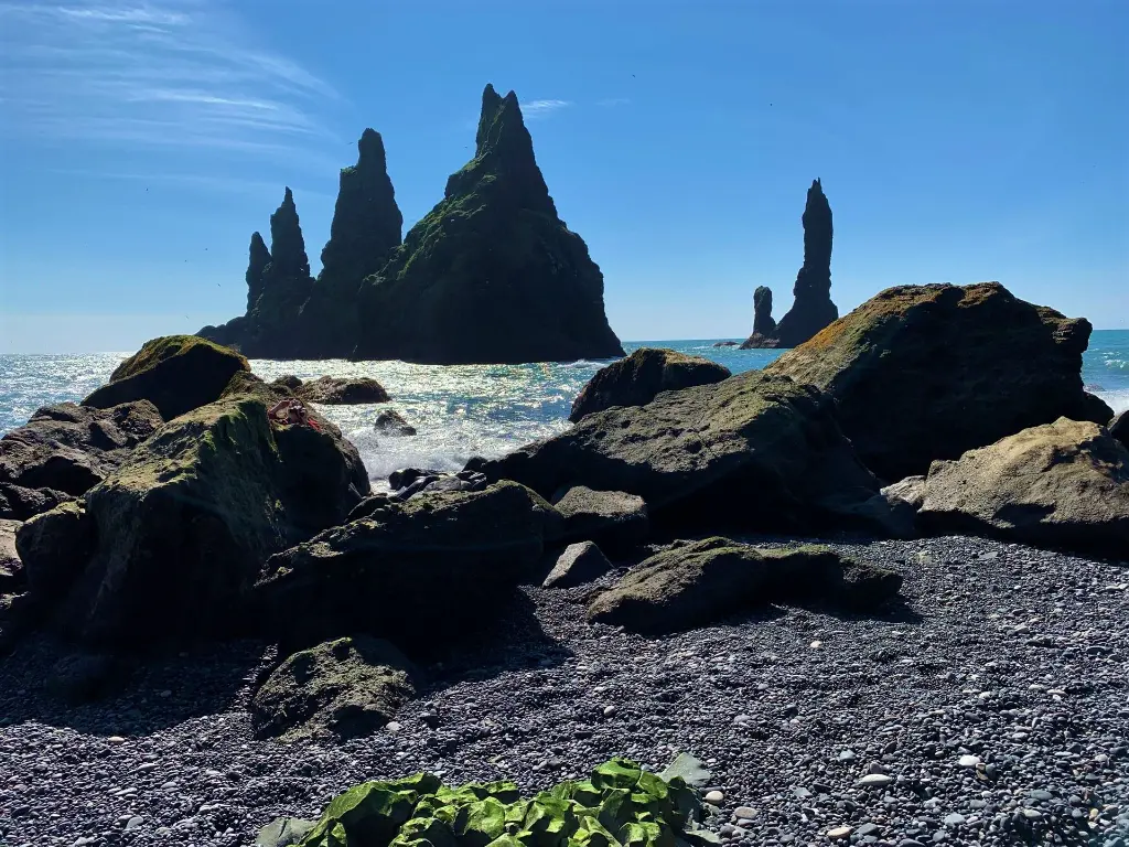 lheurebleue-lafemmedubanc-reynisdrangar-générale-004.webp