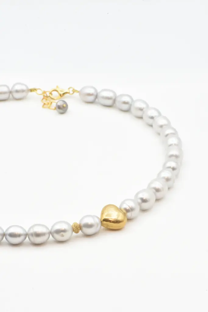 Collier de perle - "HEART" gris