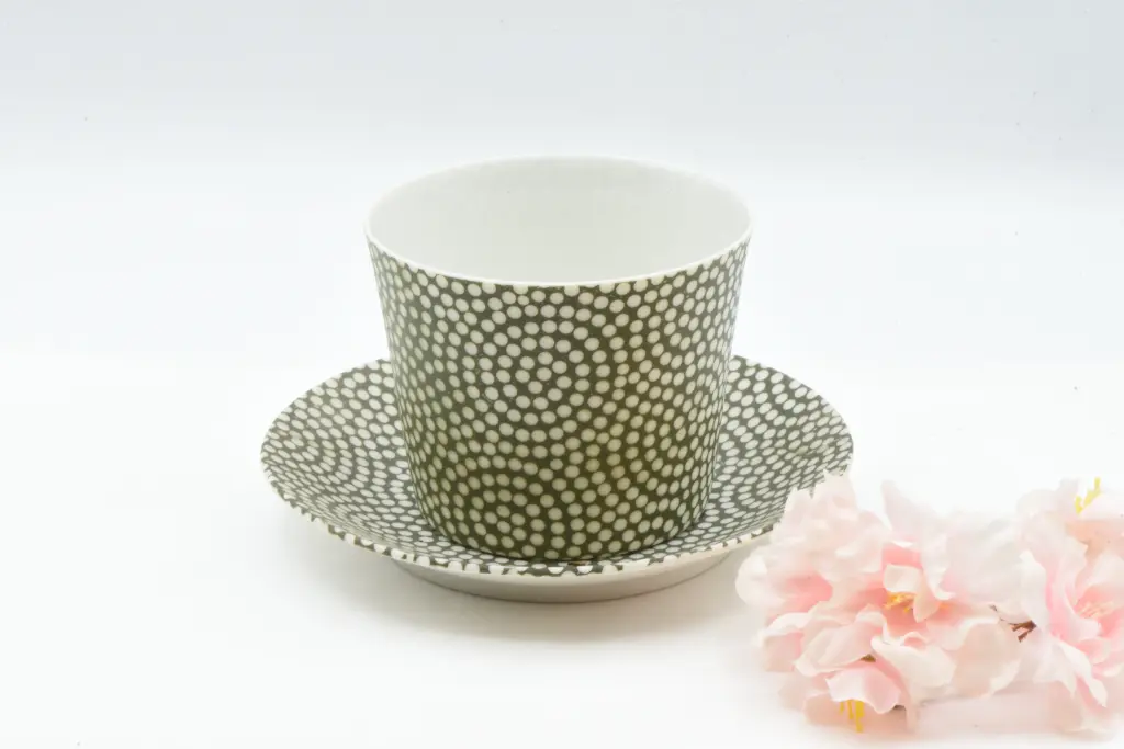Tasse japonaise (avec sous-tasse) "POINT"