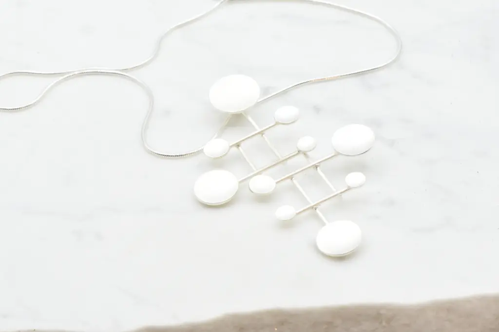 Pendentif sur chaîne "KELIM"