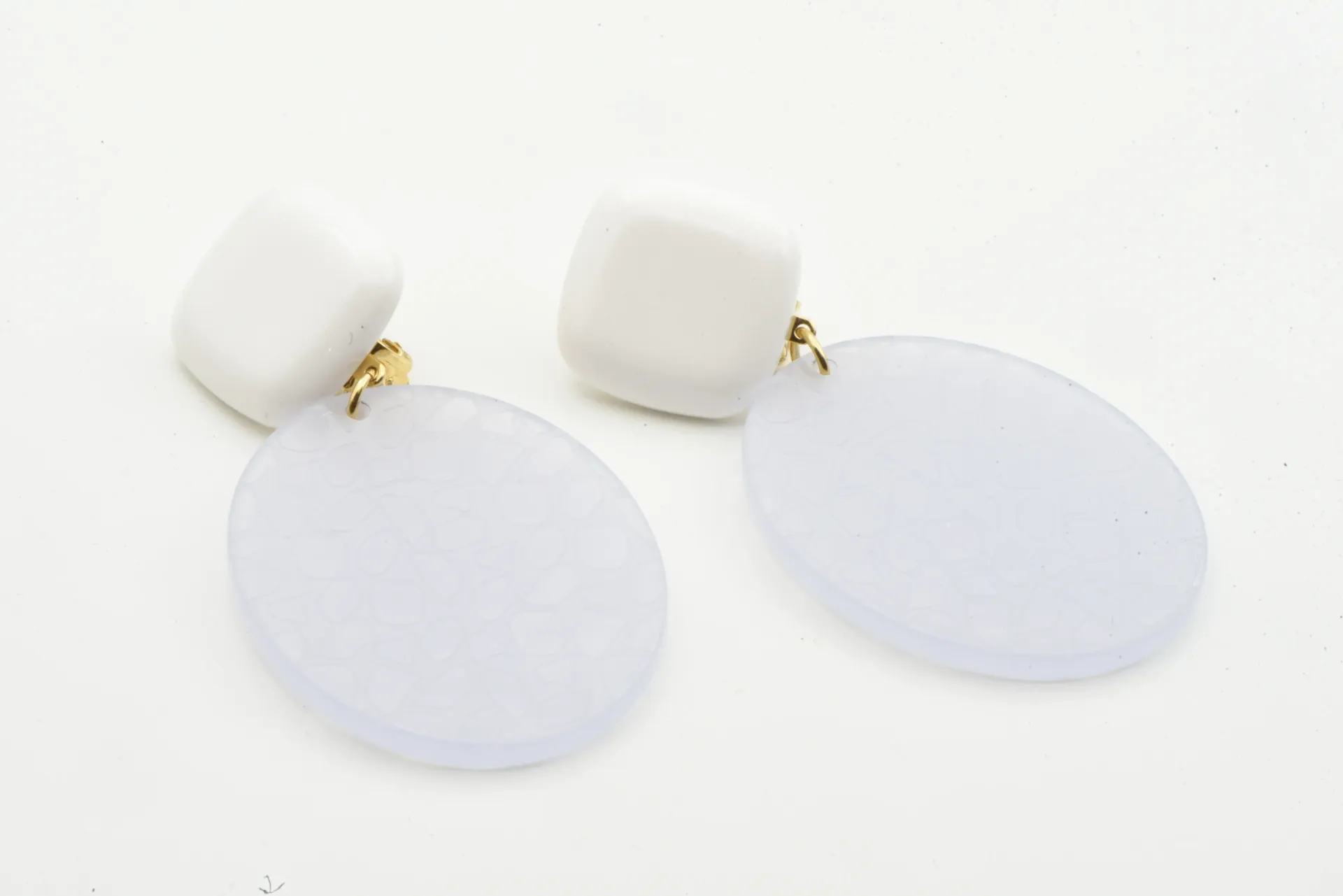 BO clip "GIRAFE" by Francine Bramli