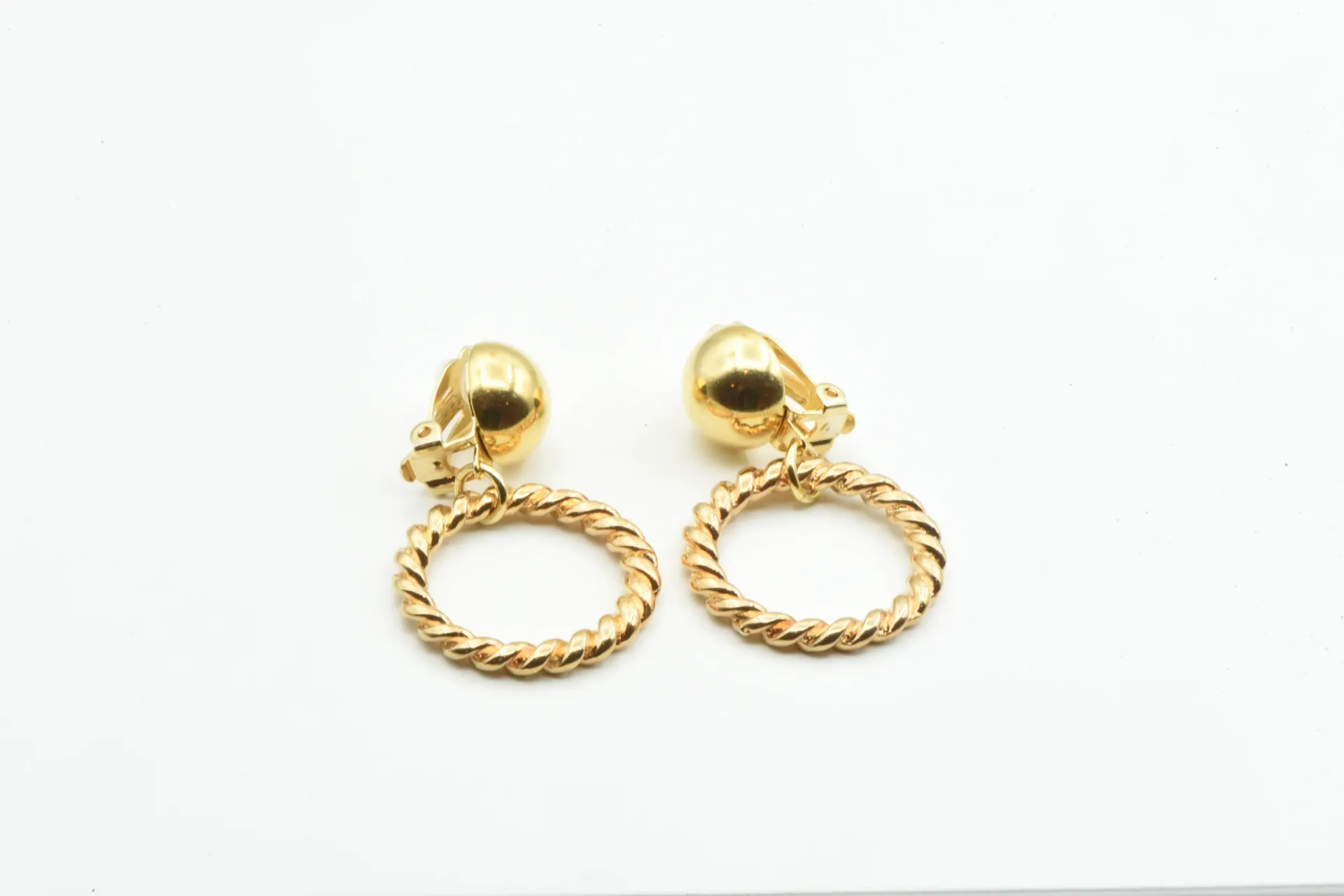 BO clip "DORE" by Francine Bramli