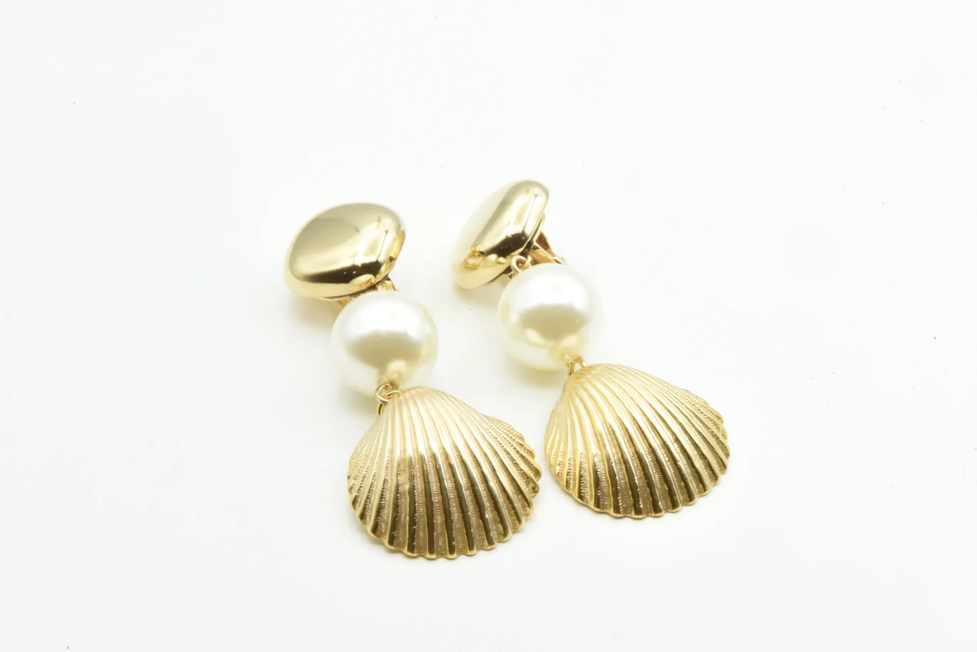 BO clip "DORE" by Francine Bramli