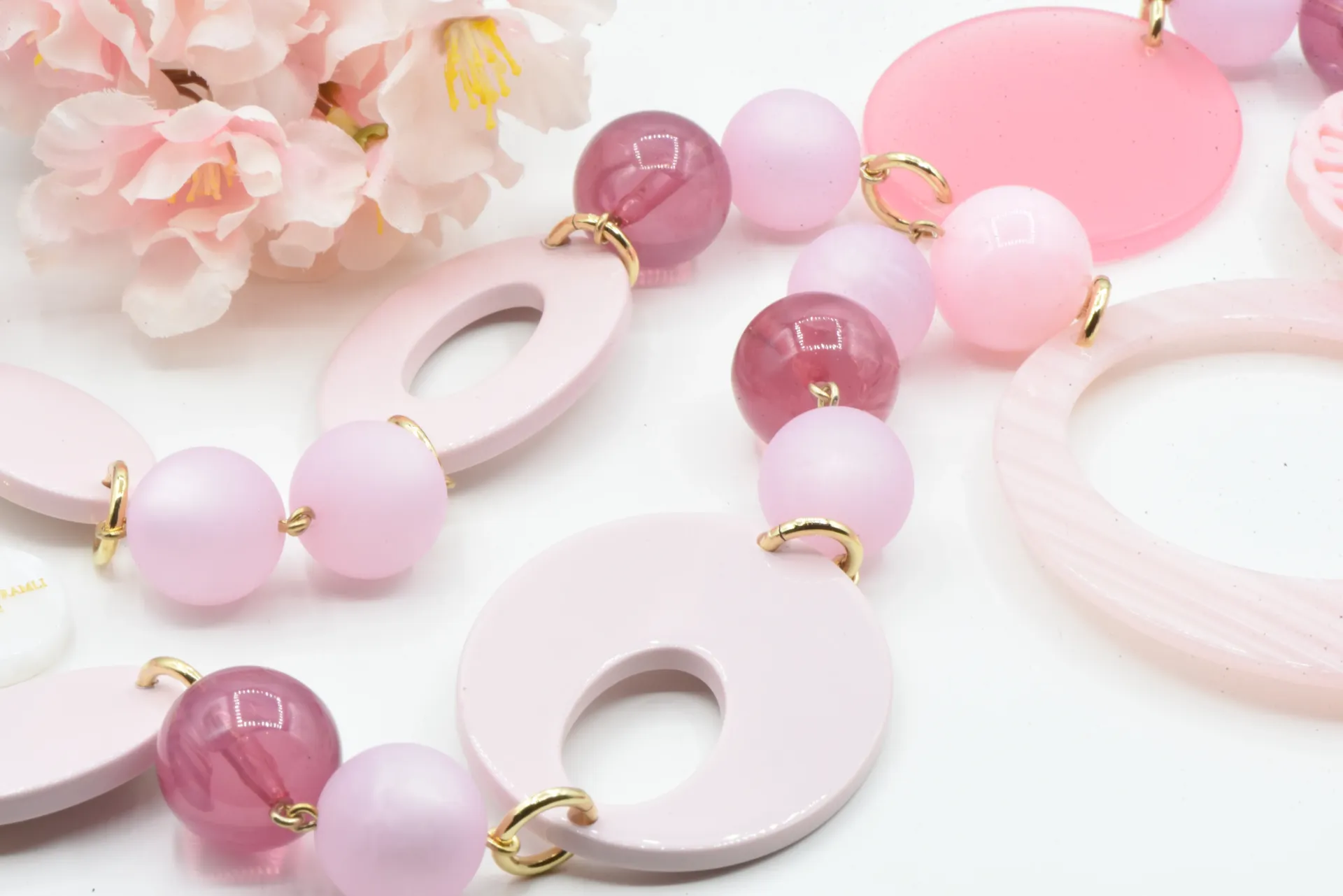 Sautoir by Francine Bramli - rose