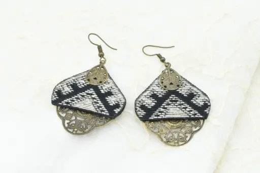 B.O. "MIM" Maryam Moqise pte losange noir  & blanc