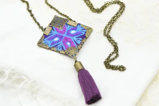 SAUTOIR "MIM" Maryam Moqise mauve