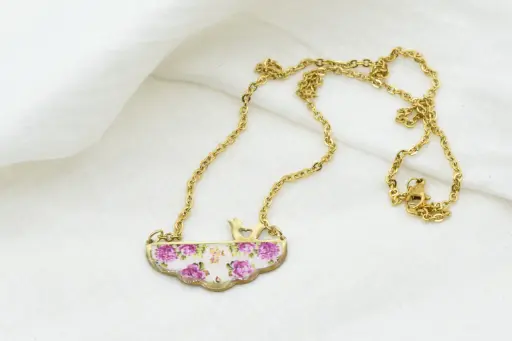 Pendentif sur chaîne "YALDA" SIIN rose