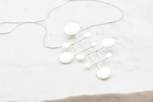 Pendentif sur chaîne "KELIM"