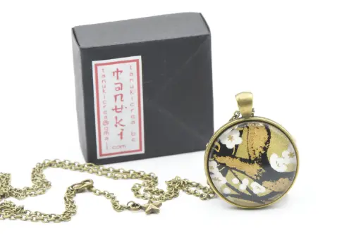 Médaillon sur chaîne "TANUKI"